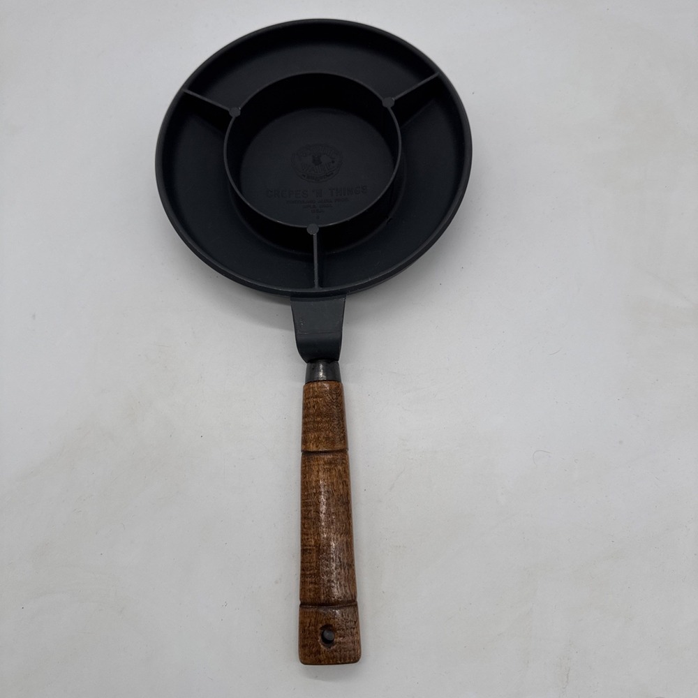 Nordic Ware Crepes N Things Vintage Crepe Pan Wooden Handle Made in USA Black